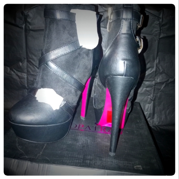 Cleopatra Heel Boot - Picture 2 of 6